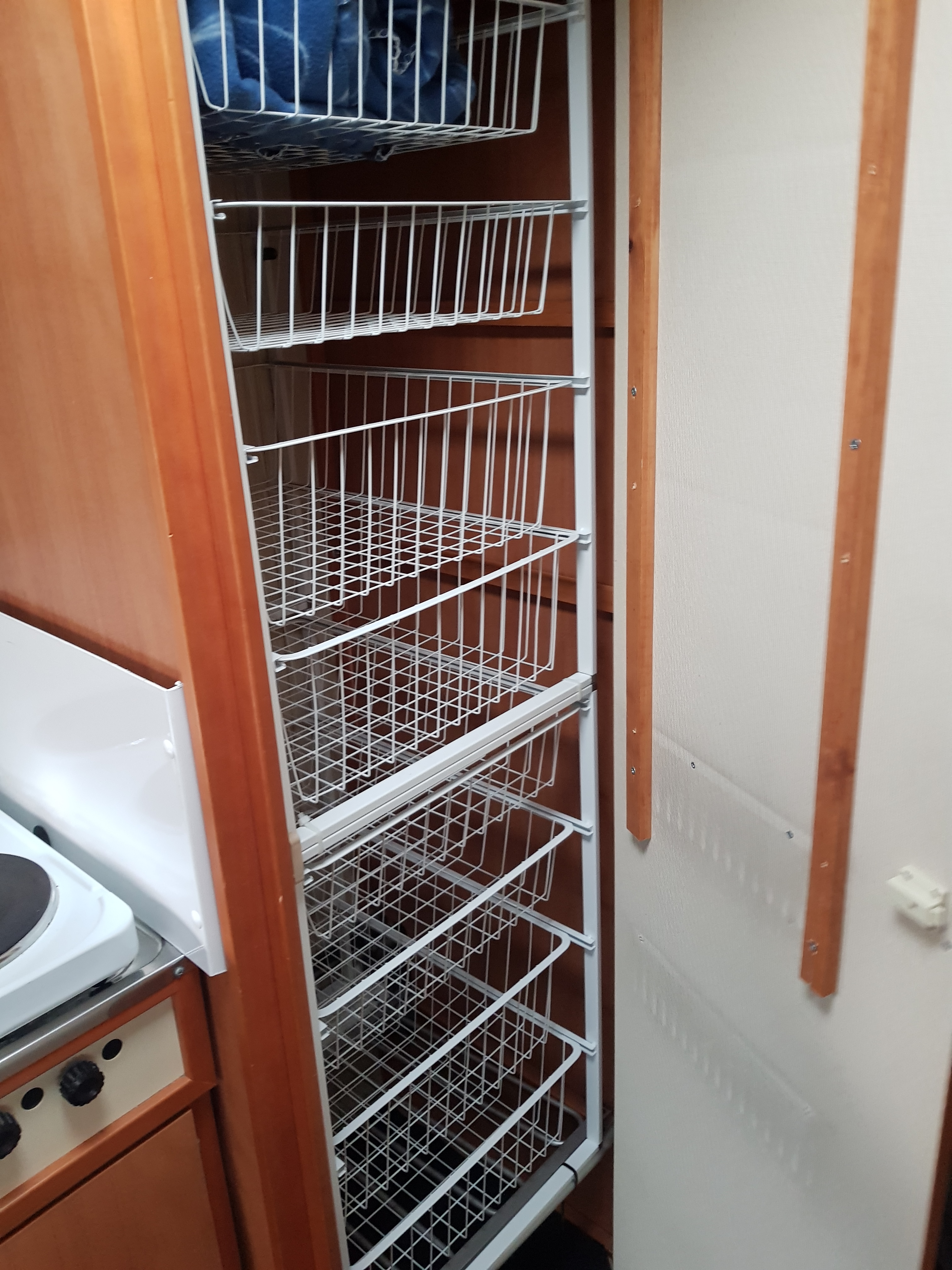 Garderob med lådor